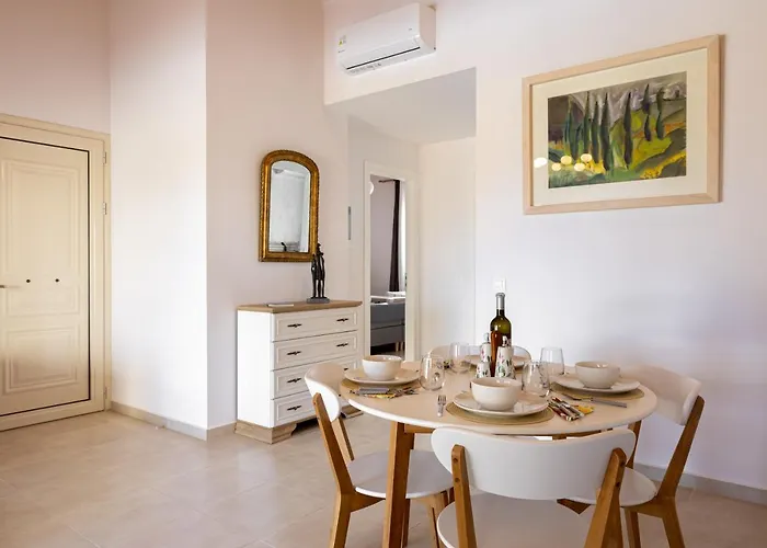 Ruby Pessada Villa *