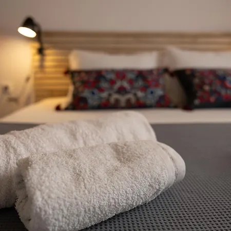 Ruby Pessada Vilă *